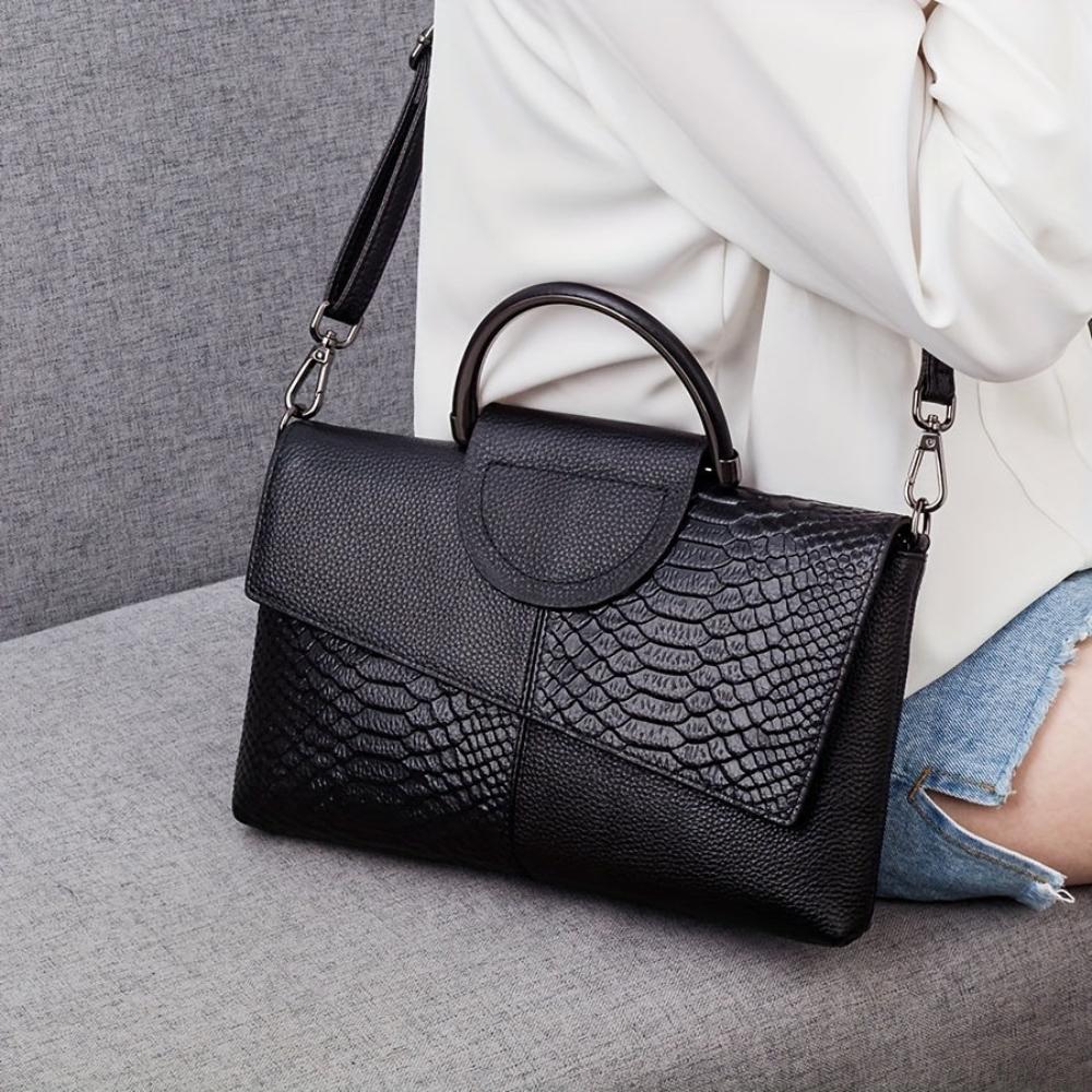 Cassandra | Handbag with Opulent Crocodile Pattern